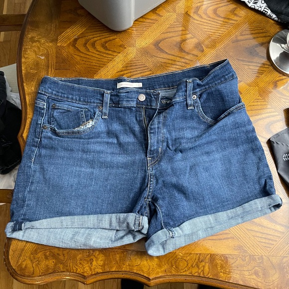 Levi Jean shorts - Picture 1 of 4